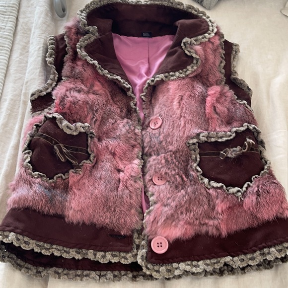 Beautiful fur/velvet vest a unique piece. - Picture 8 of 11